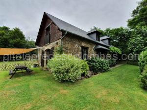 Authentic French house with great view 4 bedrooms and a lot of land à Troche